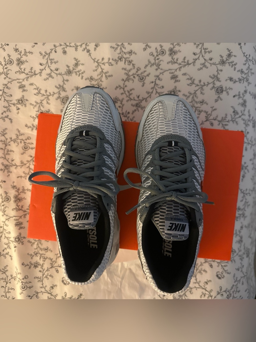 Women’s  Gray/Black Air Max-Style Athletic Shoes open to any offers. - Picture 6 of 9